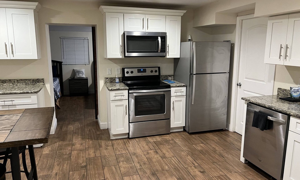 Sanford House | Clean residence with a modern touch close to Sanford Downtown