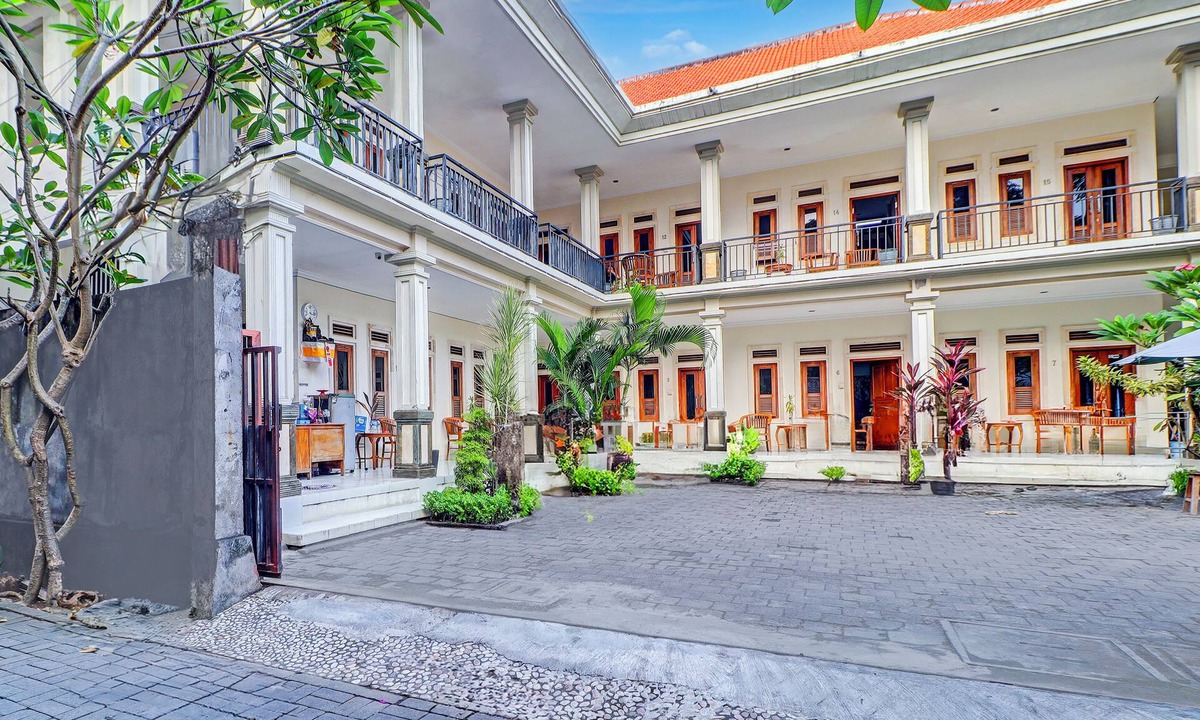 Downtown Kuta Hotel | Collection O Budget Door Legian Inn @Poppies Road