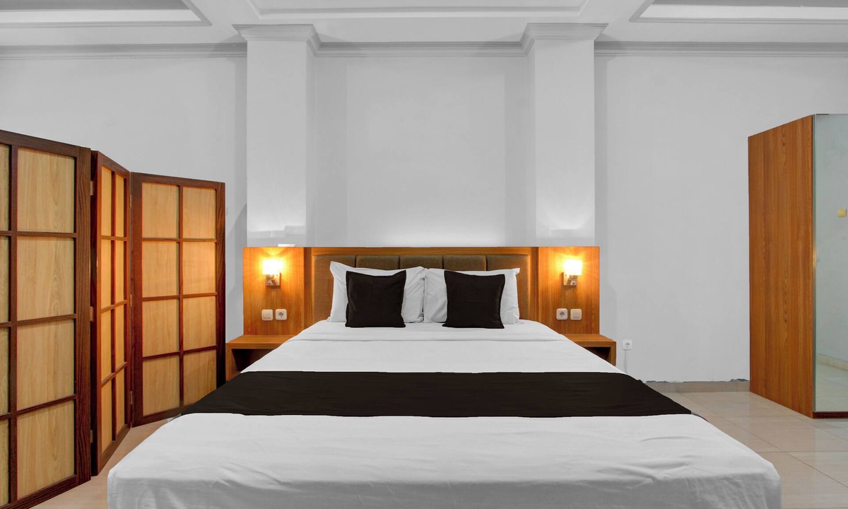 Solo City Centre Hotel | Collection O near Stasiun Solo Balapan f