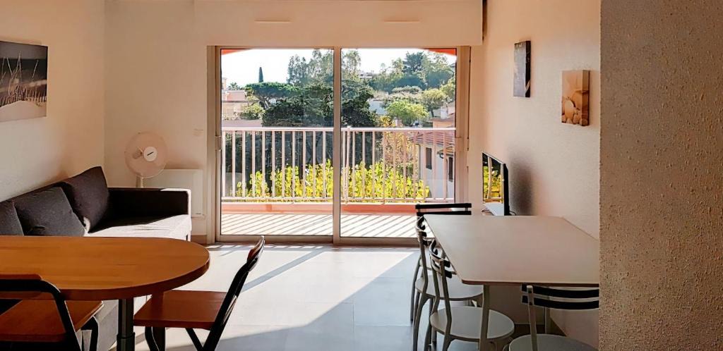 Sainte-Maxime Apartment | Comfortable Studio With Balcony Close To The Beach