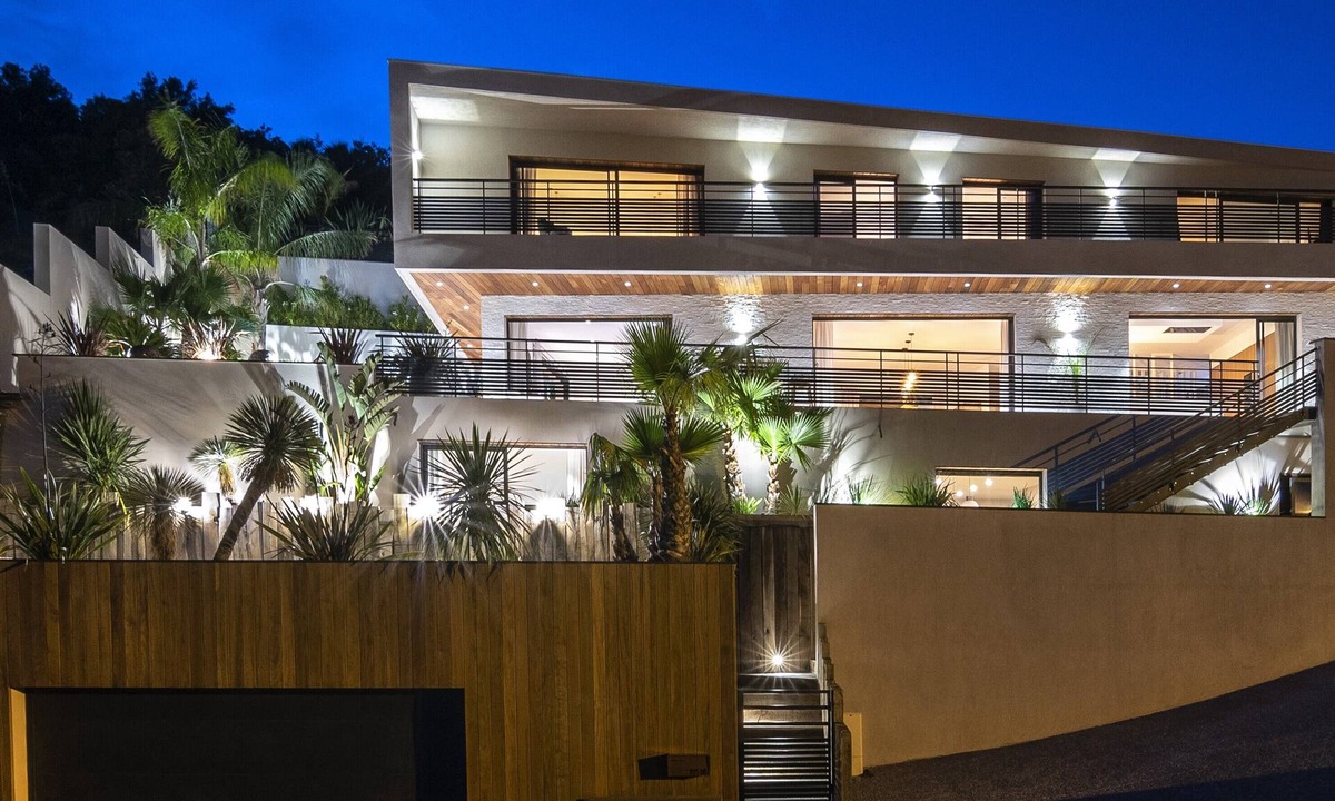 Saint-Aygulf House | Contemporary villa with panoramic sea view and heated pool