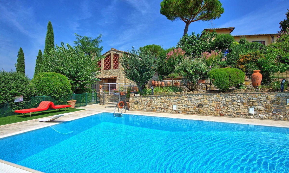 San Gimignano Apartment | Cosy apartment for 2 guests with WIFI, pool, A/C, TV and panoramic view