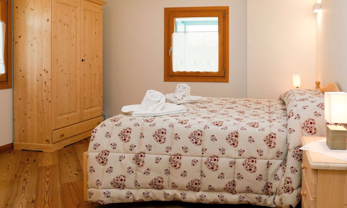 Raveo Apartment | Cosy apartment for 2 guests with WIFI, TV, patio and pets allowed