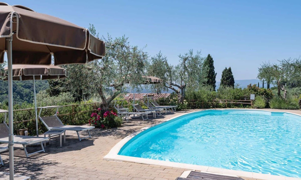 Gavignano Villa | Cosy apartment in villa for 4 people with WIFI, pool and TV, close to San Gimignano