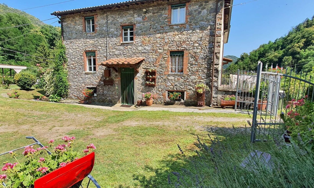 Villabuona Other | Cottage with private pool, located close to the natural reserve of the Apuan Alps