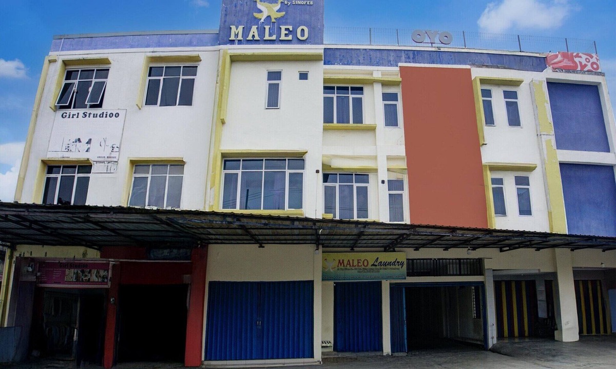 Palembang House | Cozy Double Escape W/Free WiFi and Parking