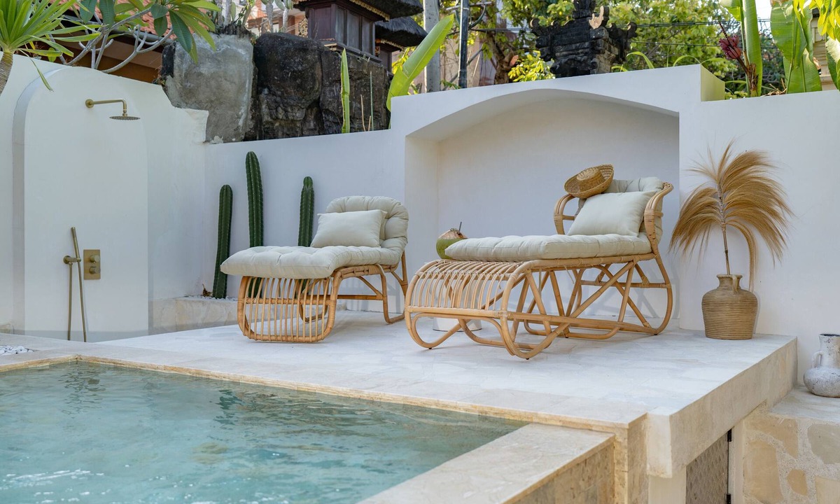 Sanur Kauh Villa | Cozy Up Villa ~ 2BDR Luxury Pool Oasis ~ 5min to Beach!