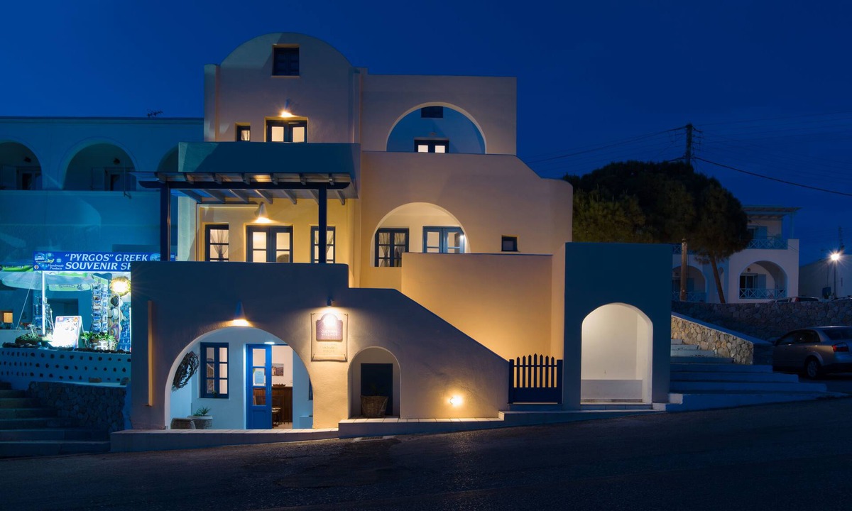 Pyrgos Apartment | Cultural House