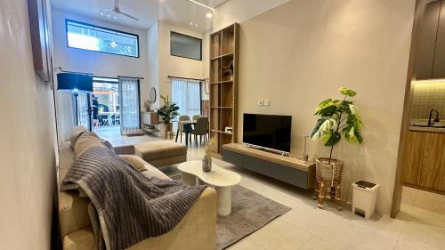 Padalarang House | Davion House near IKEA KBP by YourHome