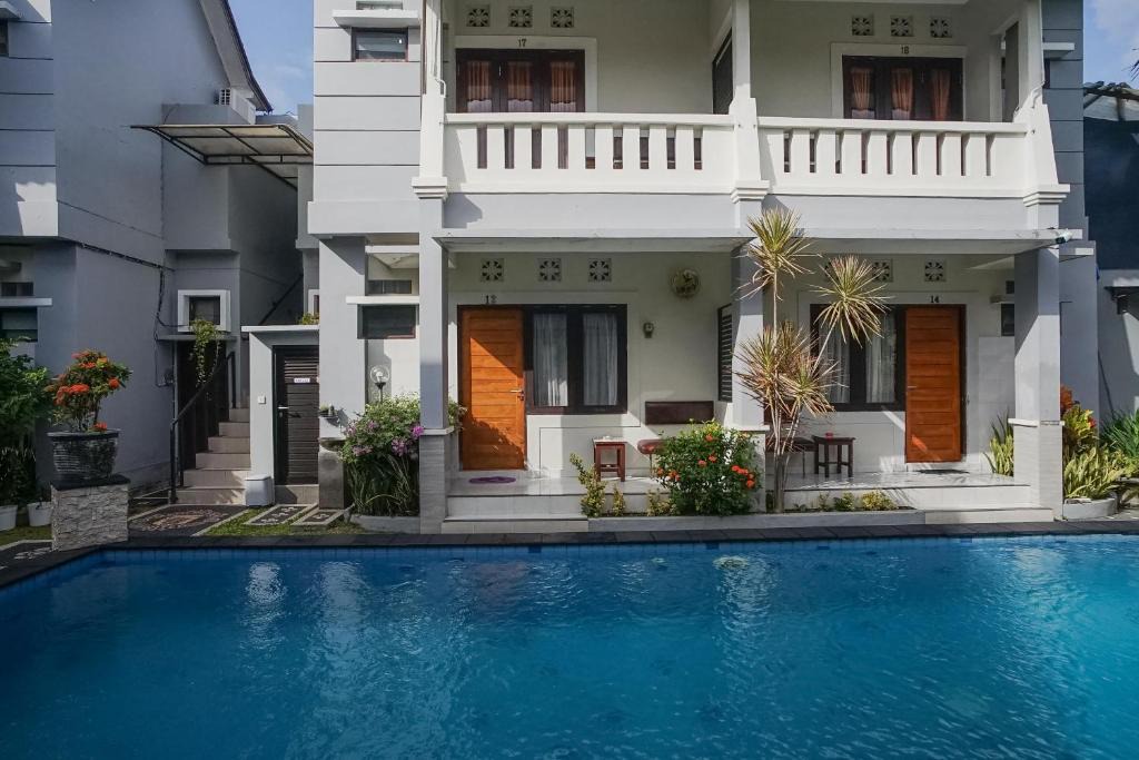 Renon Hotel | De Pavilla Homestay