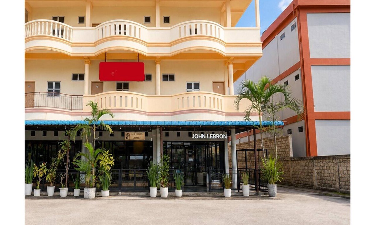 Tanjung Uncang House | Deluxe Double near Embung Fatimah