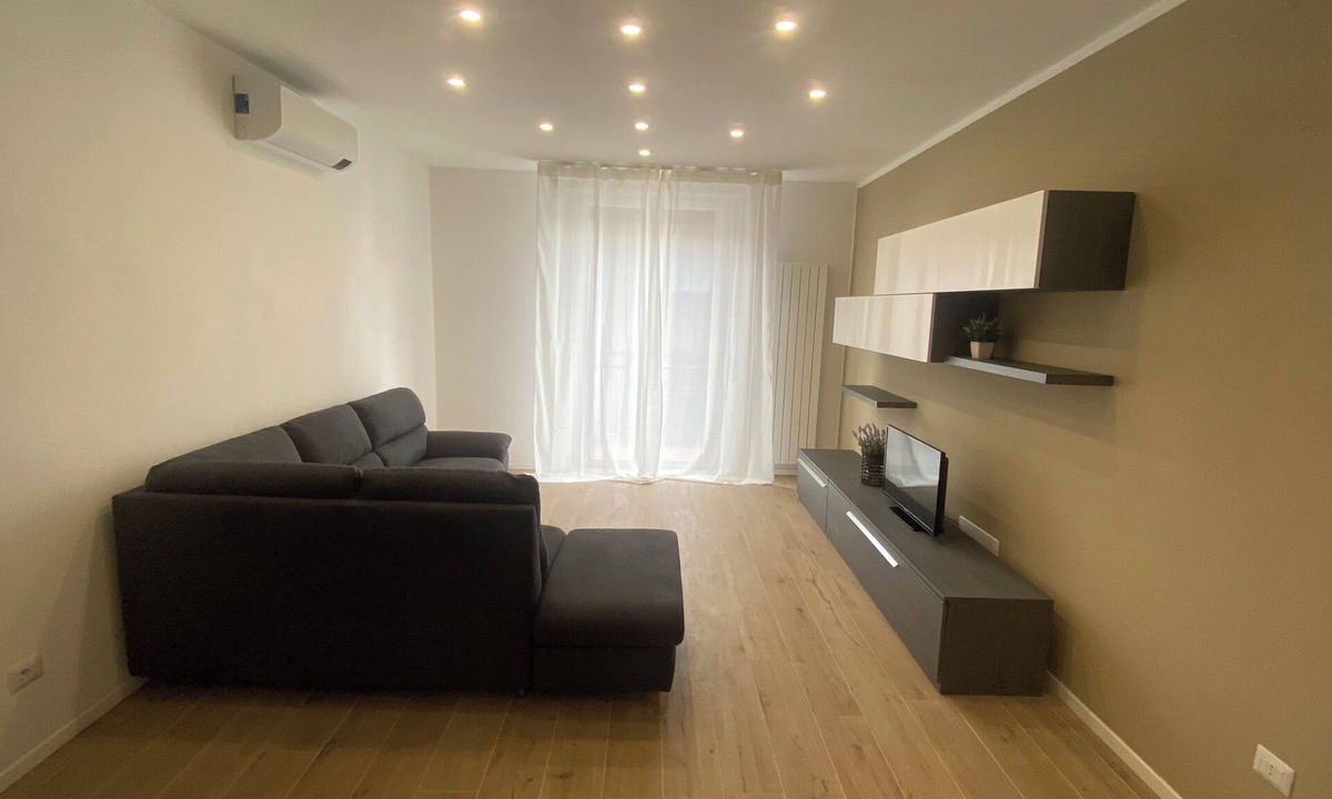 Colonno Apartment | Diego house with parking areaAt the start of the famous greenway