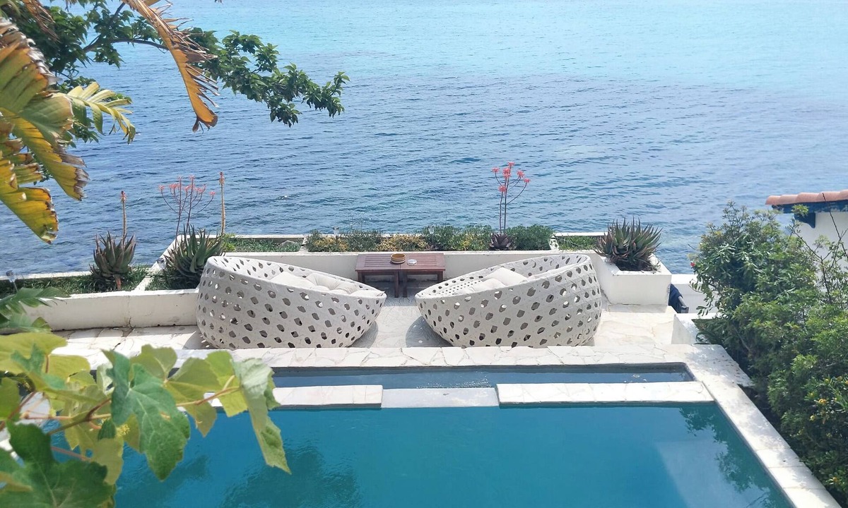Eze Apartment | Direct front beach EZE