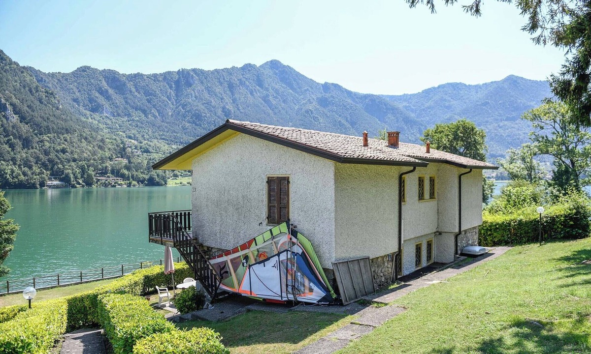 Crone Apartment | Direkt am See mit Terrasse