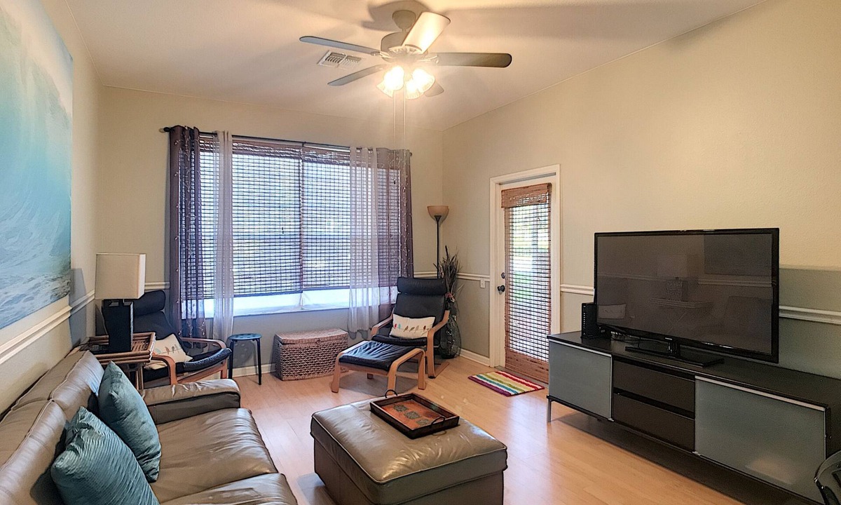 Windsor Palms Condo | Discover magic just 10 mins away! Spacious Ground Floor Condo in Kissimmee