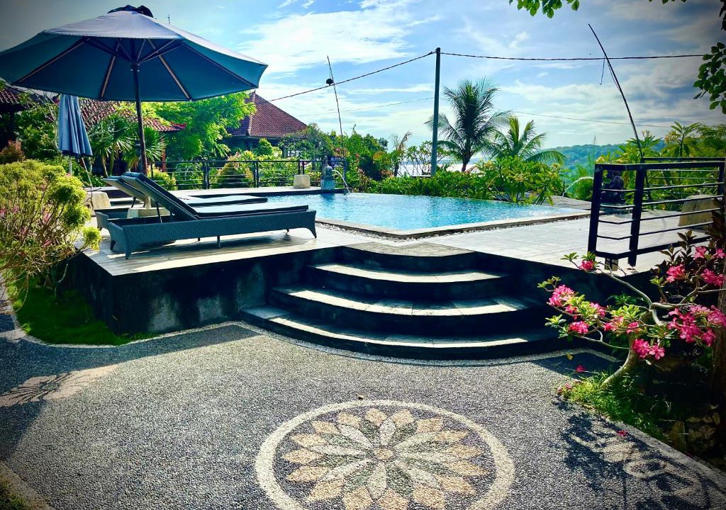 Mushroom Bay House | Dmas Huts Lembongan