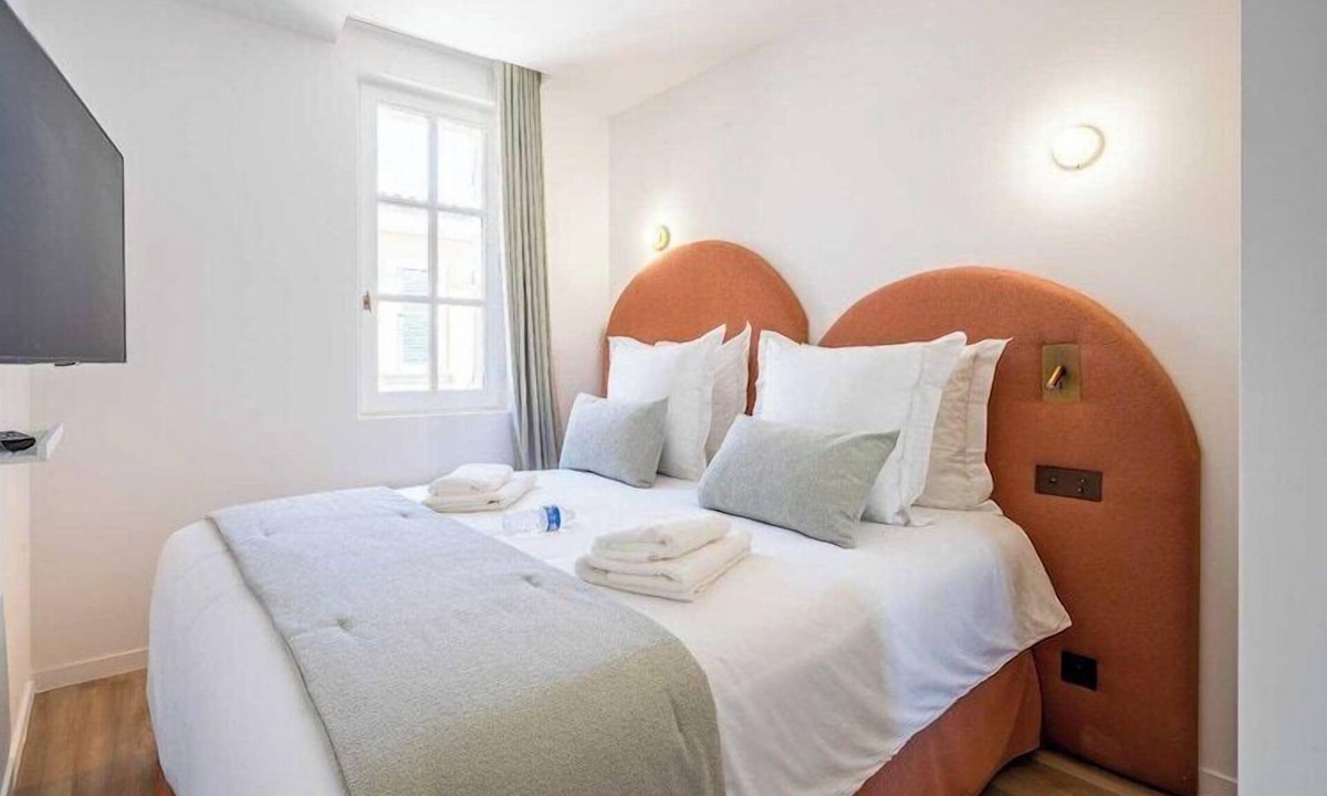Old Town Apartment | Duplex flat - Hyper centre St Tropez