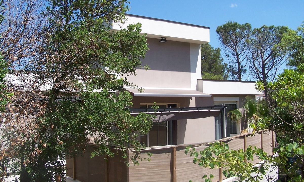 Saint-Aygulf House | ECOLOGICAL WOODEN house - above ground pool WOOD - garden terrace 8 people max