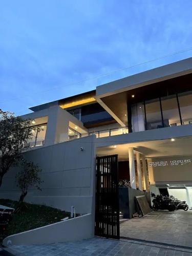 Sentul City House | Eirene's Lakeside Villa
