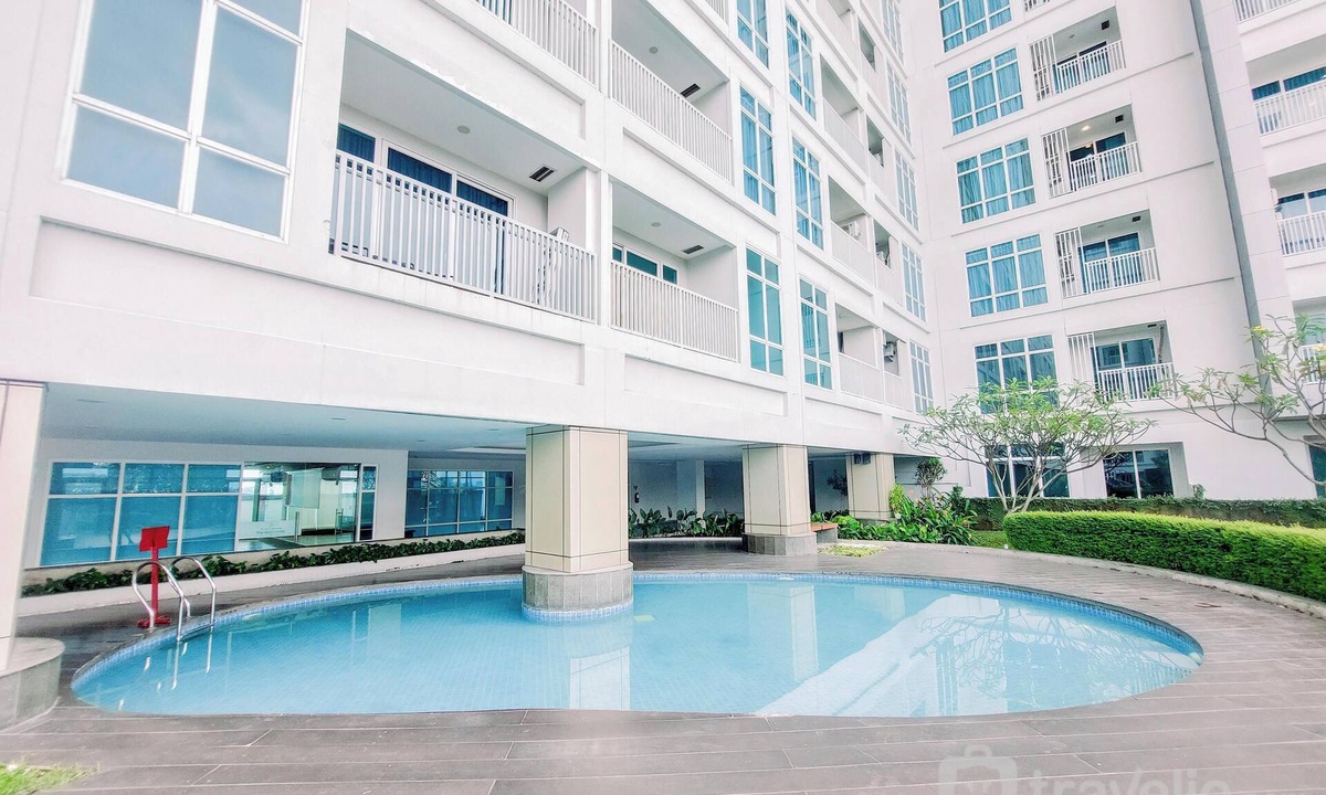 Kesawan Apartment | Elegant 2BR Apartment at The Reiz Condominium Medan