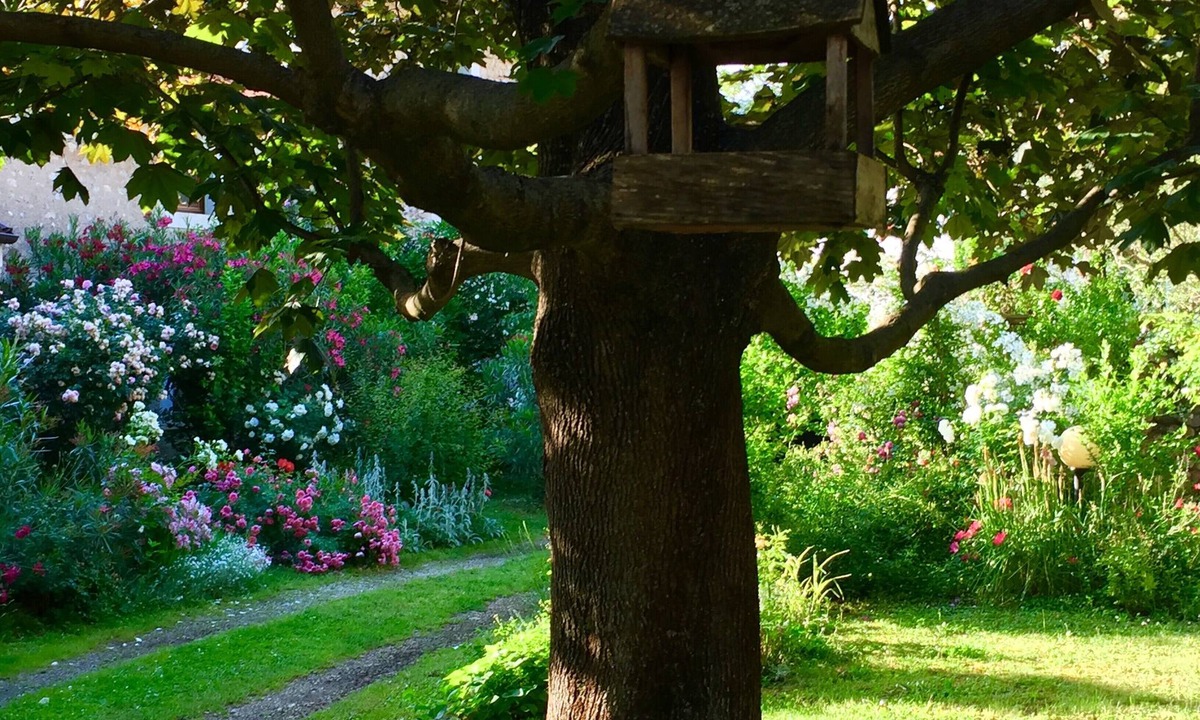 Moimacco House | Elegant rustic flower house with large garden