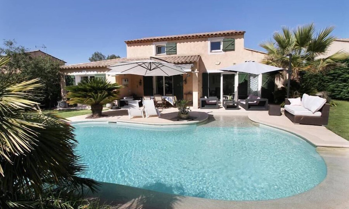 Valbonne Villa | Elegant villa in a calm residence not far from coast