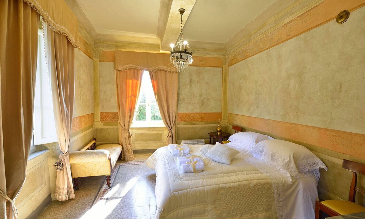 Montepulciano Villa | ELEGANT VILLA WITH FRESCOES AND PRIVATE PARK