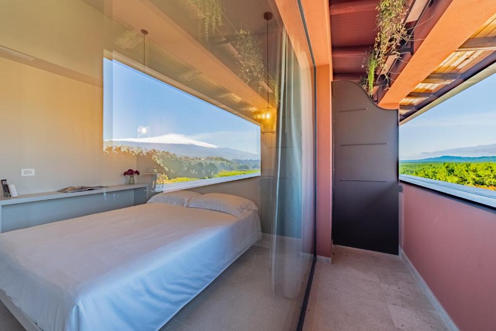 Chianchitta-Trappitello Apartment | Elgio' Design Retreat with Etna View Taormina
