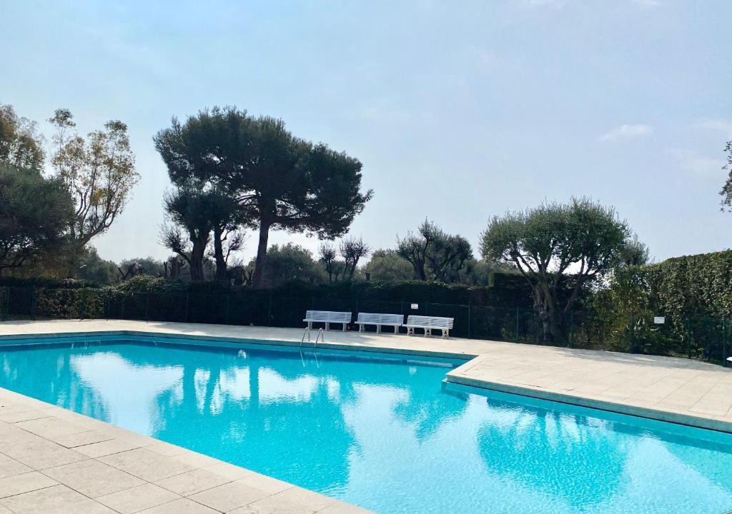 Roquebrune-Cap-Martin Apartment | Elia-parking-jardin-piscine-climatisation