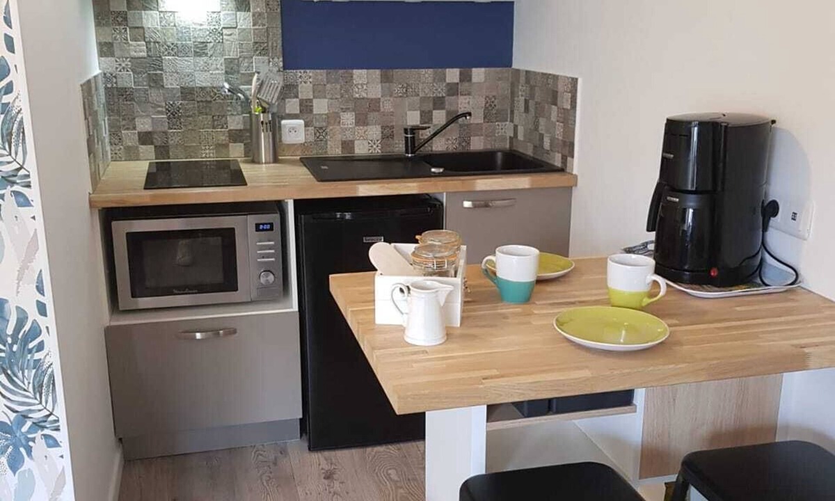 Prado - Republique Apartment | English Quarter Studio