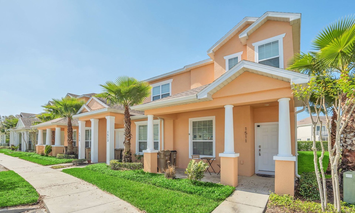 Four Corners House | EV 1511 – 3 Bed, 2 Bath Townhome with Private Pool and Amazing Resort Amenities