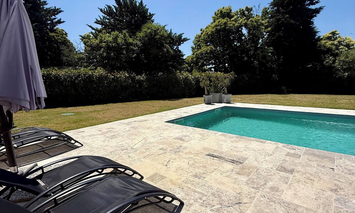 Berre-des-Alpes House | Exceptional villa with swimming pool, large garden and children's play area