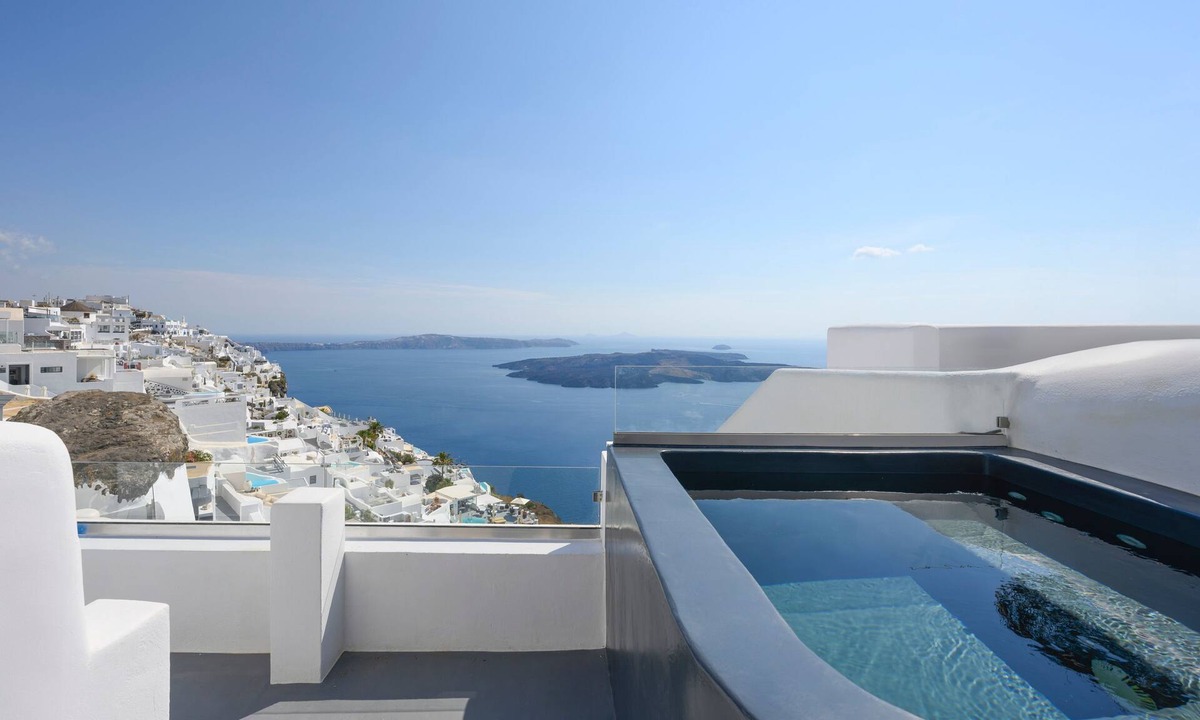 Firostefani House | Executive Suite with Caldera View & Hot Tub