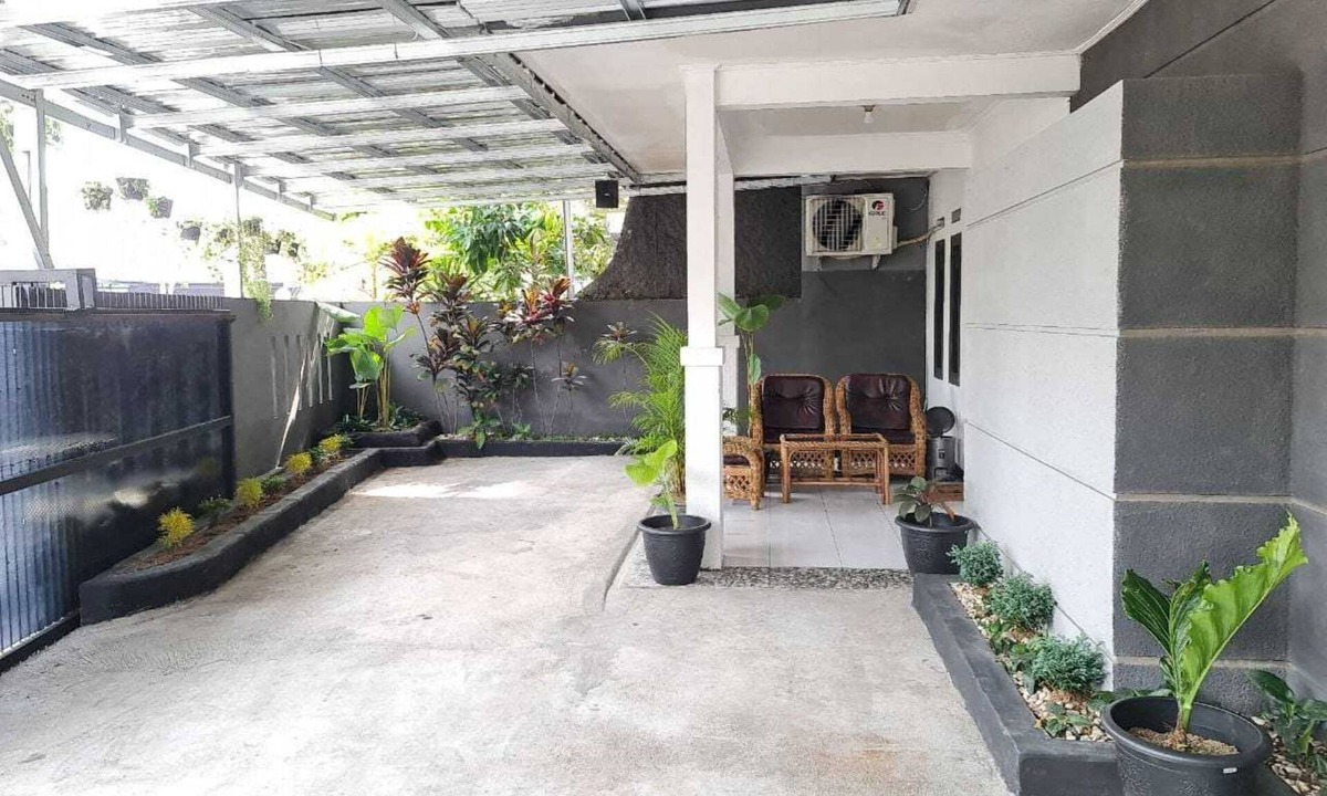 Bandung Hotel | EXPRESS O 92035 Rumah Singgah 8b Syariah