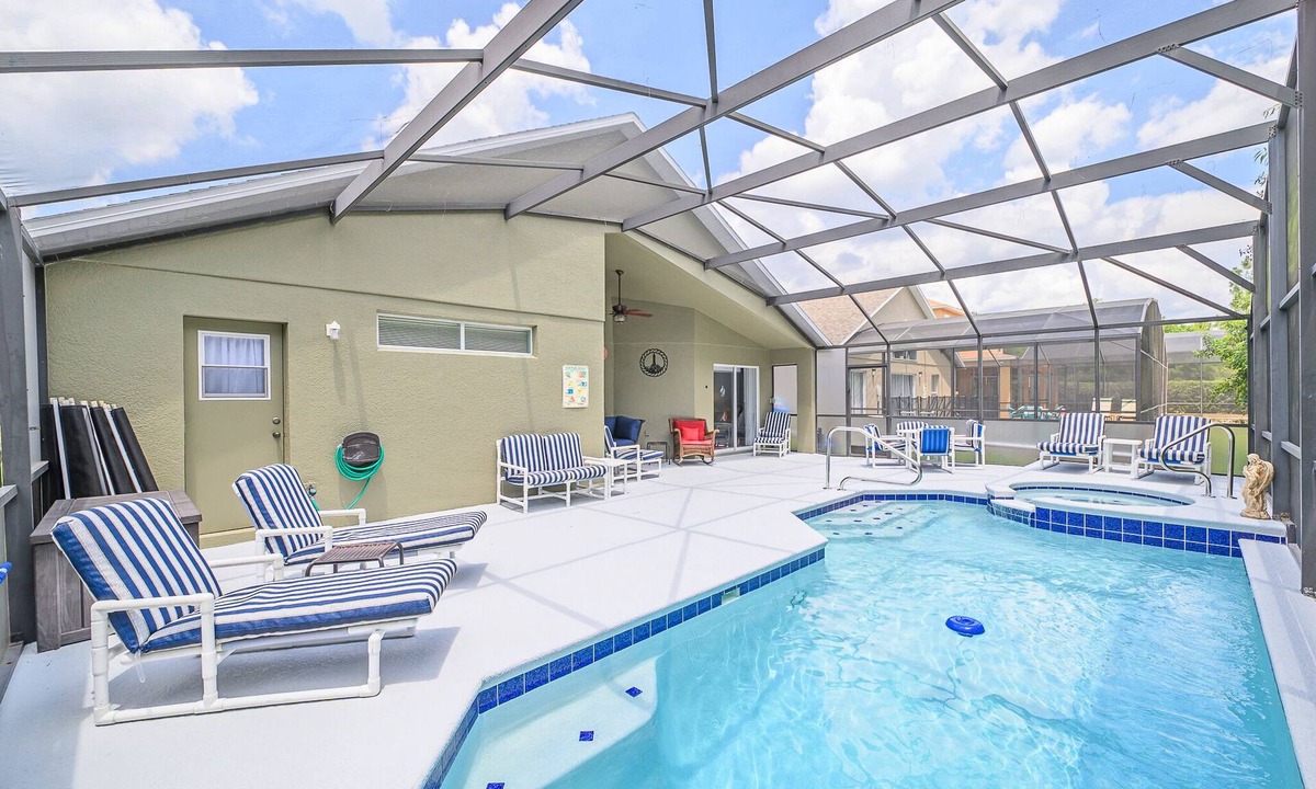 Kissimmee House | Fabulous, Disney, Wooded Behind, South facing Pool, Lania, Large Pool Deck