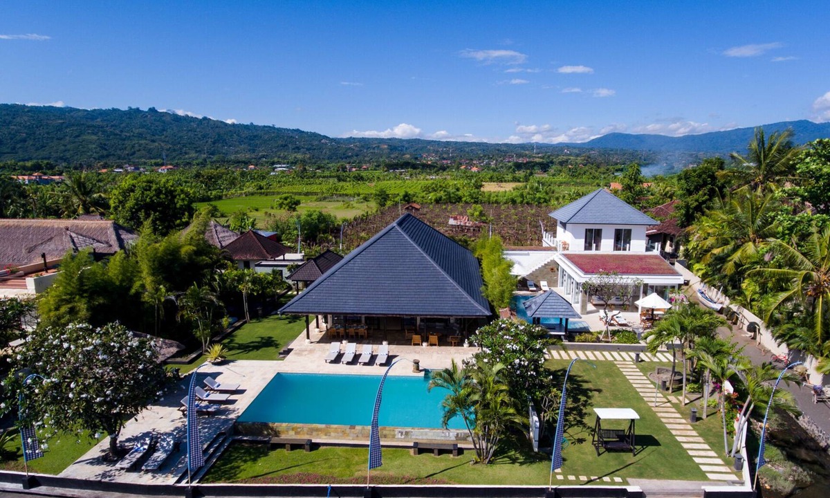 Dencarik Villa | FAMILY VACATION RENTAL - 10 BR VILLA w/BEACH VIEW