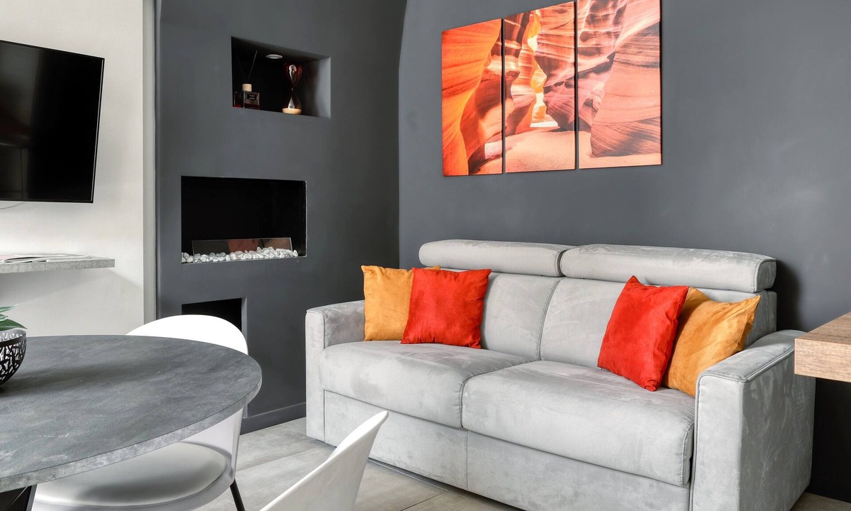 Zona Farini Apartment | Farini 74 Design Apartment – Metro M3, WiFi, AC