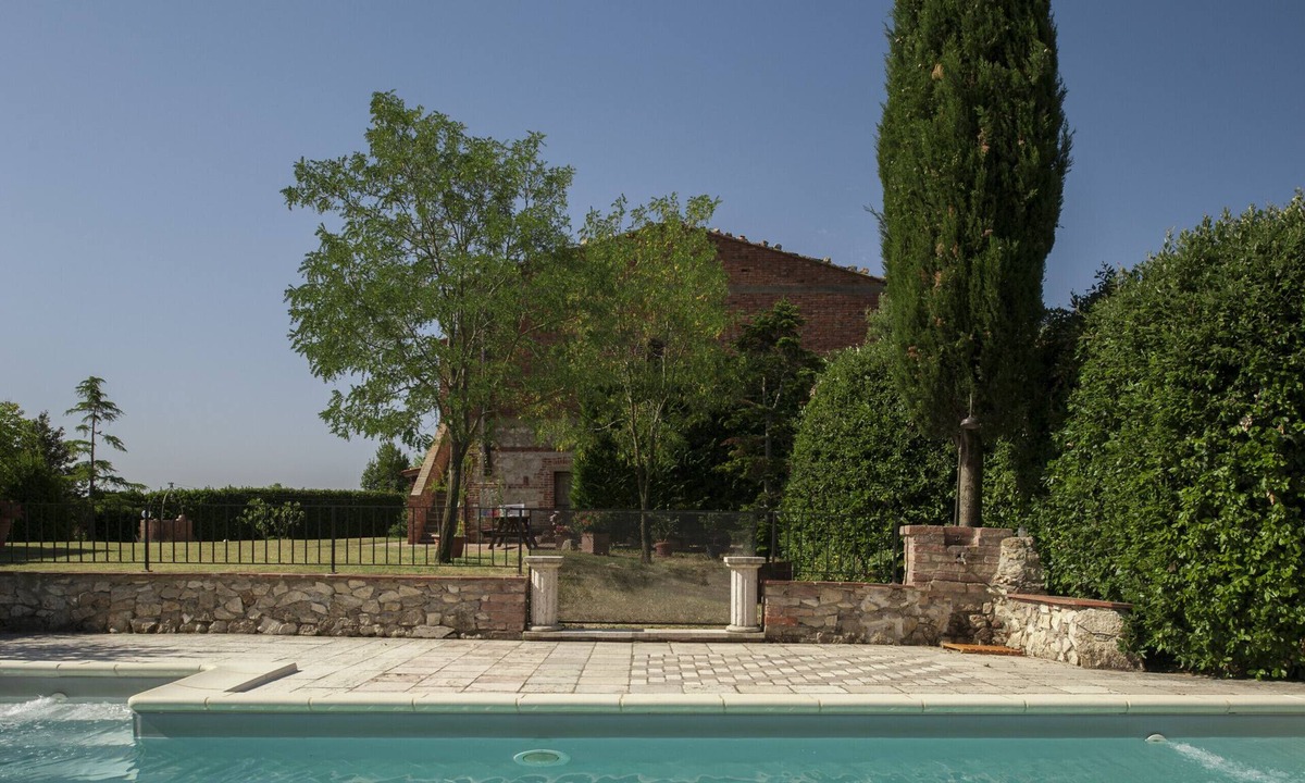 Bollano Apartment | Farmhouse for 3 people in Asciano and near Siena
