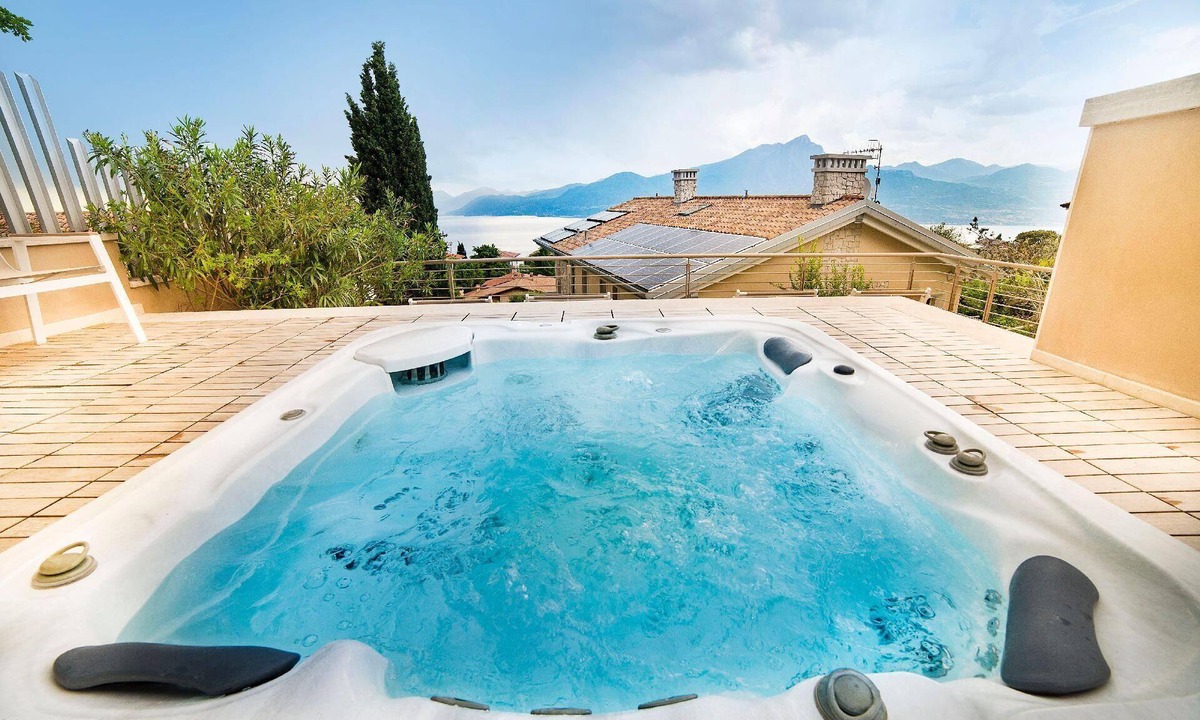 Albisano House | Flat Sunrise