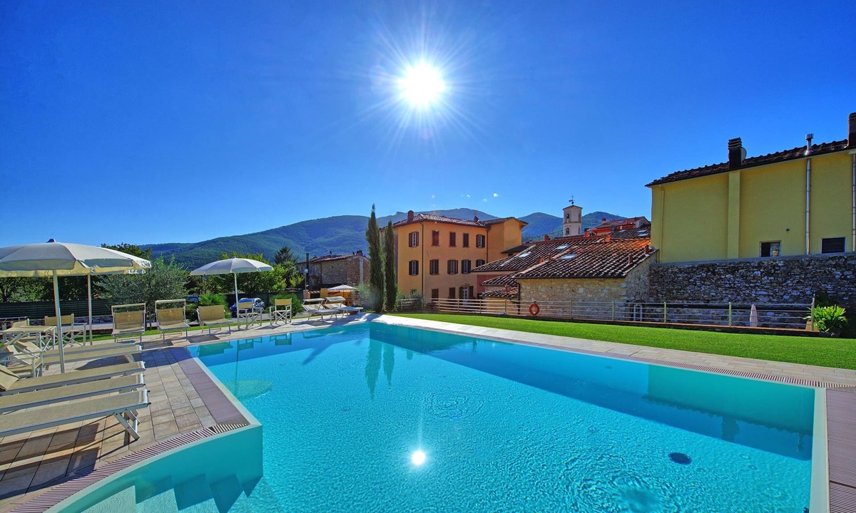 Rental Swimming | Santa Maria del Giudice