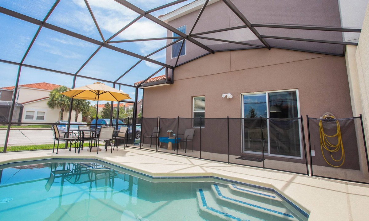 Bellavida House | Four Bedroom w Screened Pool Close to Disney 4563