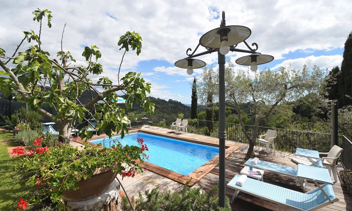 Licetro Apartment | Francesca 2, Villa Ricetro, Camaiore, Lucca and Viareggio