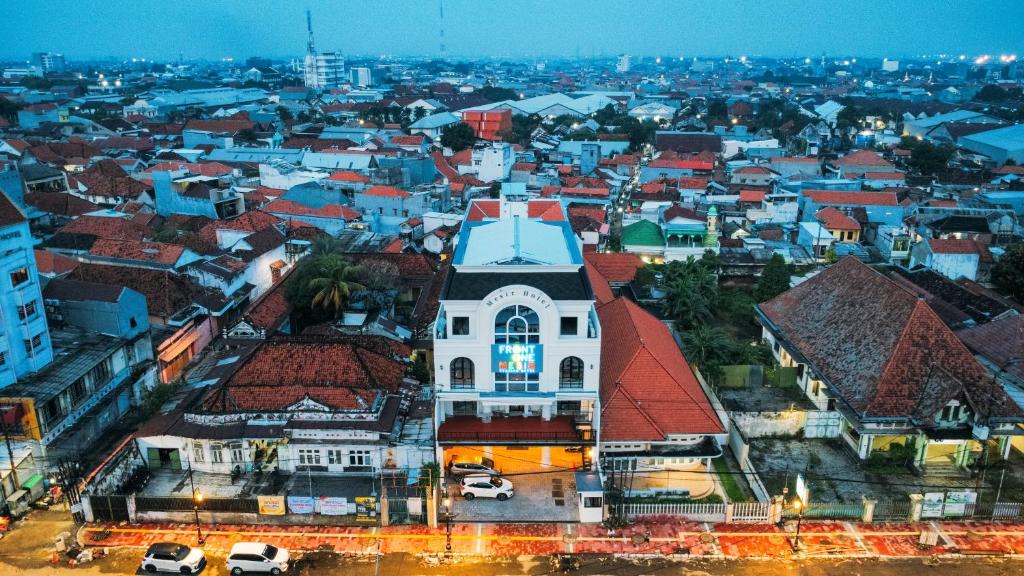 Surabaya Hotel | Front One Hotel Mesir Surabaya