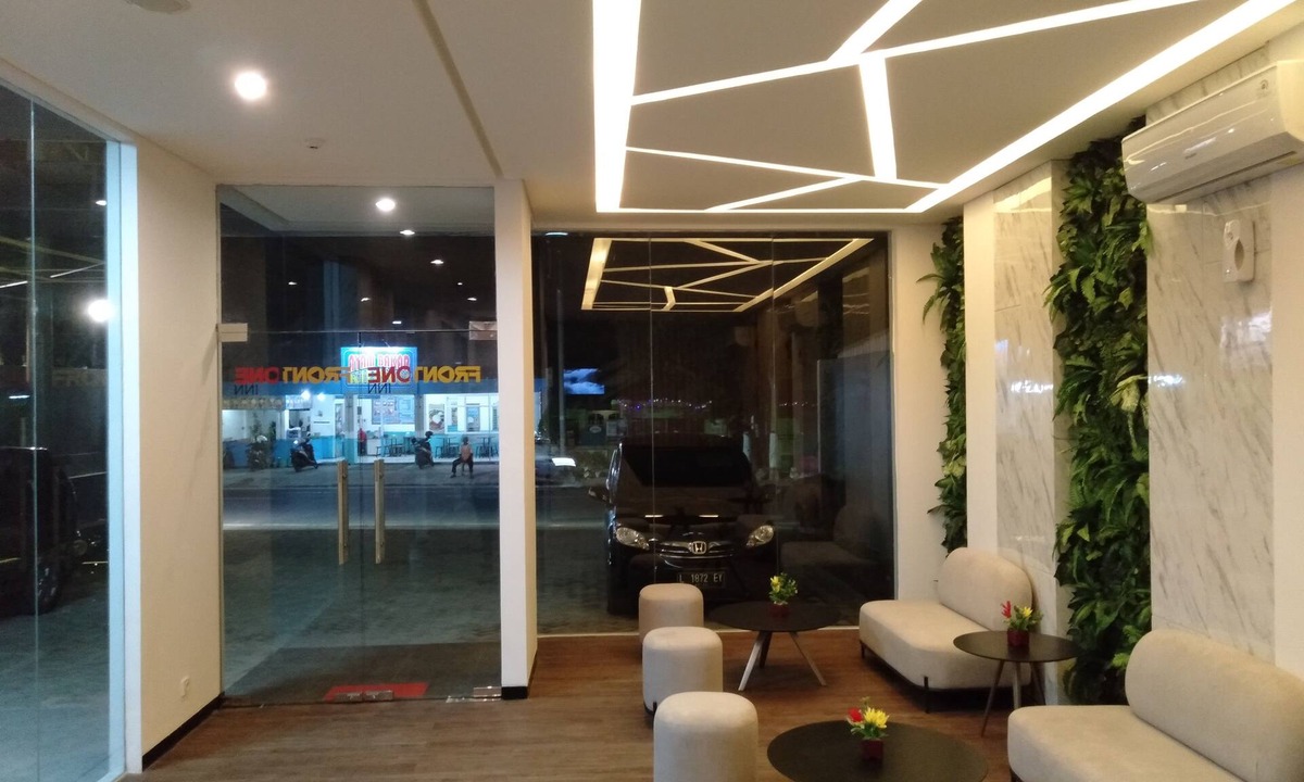Ngasem Hotel | Front One Inn Kediri
