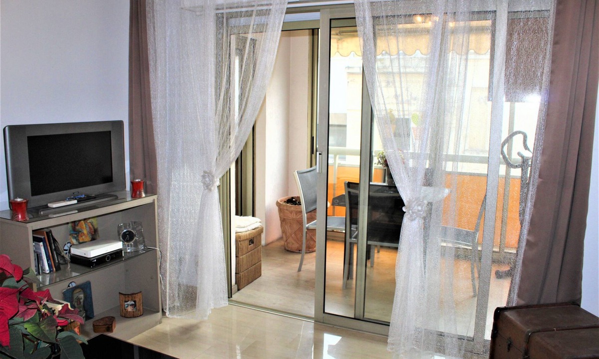 Cannes City Centre Apartment | Gambetta: 2BDR Apartment