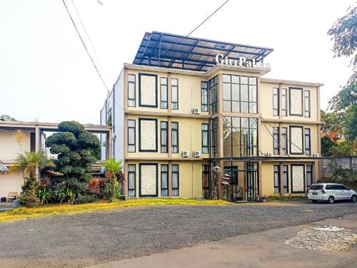Dinoyo Hotel | Giri Palma Hotel and Villas RedPartner at Tidar Malang