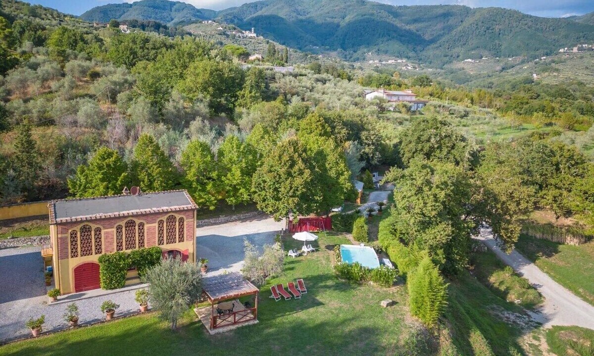 Capannori House | Gloria, country house close to Lucca, pool, WiFi