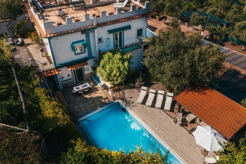 Termini Villa | GOCCE VILLAS - Villa Golfo D'oro