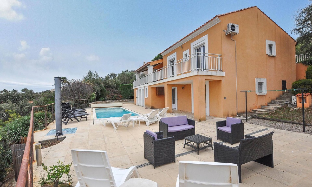 Les Issambres House | Gorgeous home in Roquebrune-sur-Argens