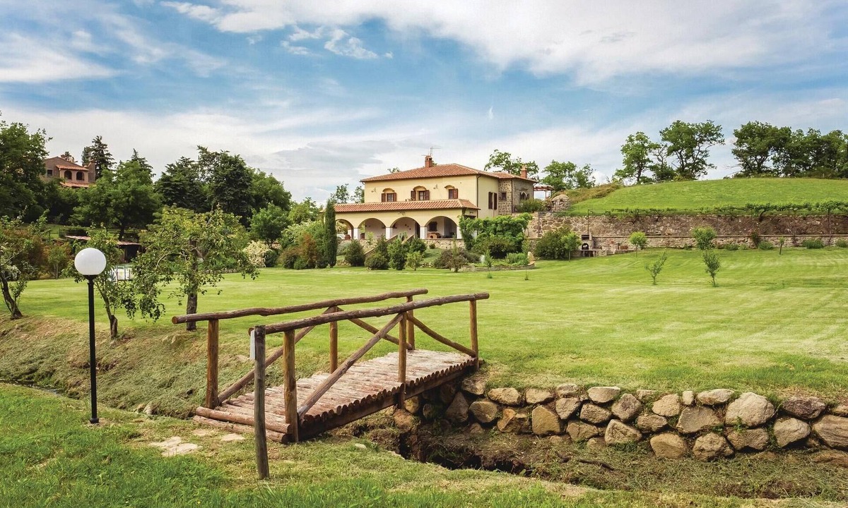 Castel del Piano House | Gorgeous home in Castel del Piano (GR) with WiFi